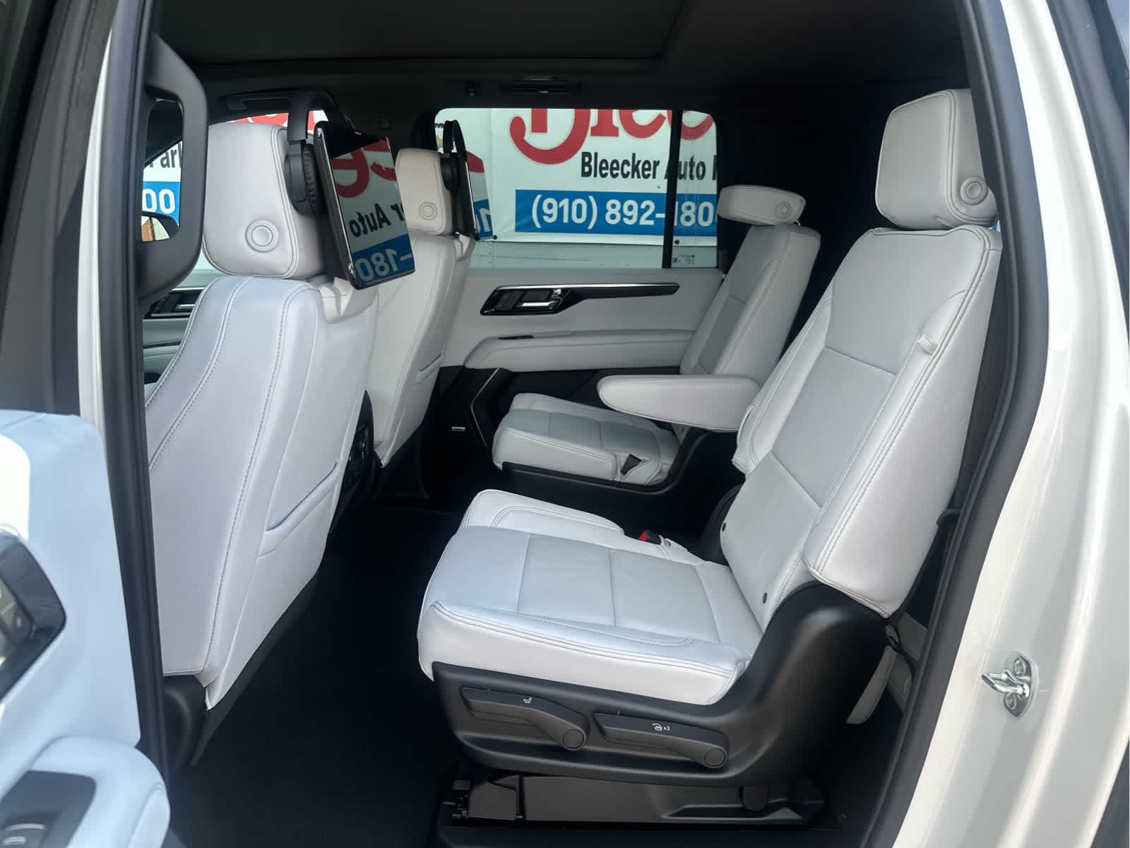 2025 Chevrolet Suburban Premier - Photo 48