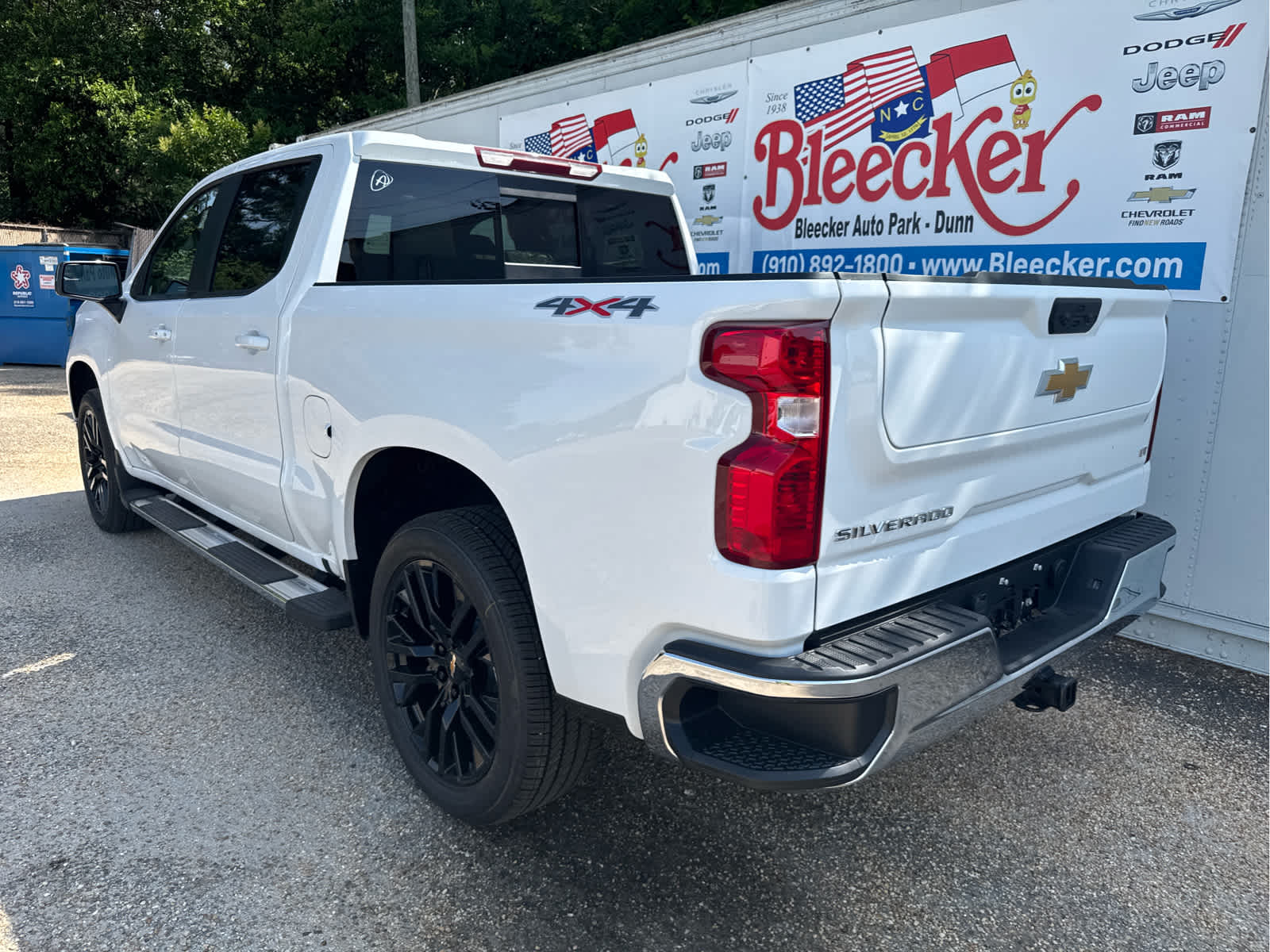 2025 Chevrolet Silverado 1500 LT - Photo 8