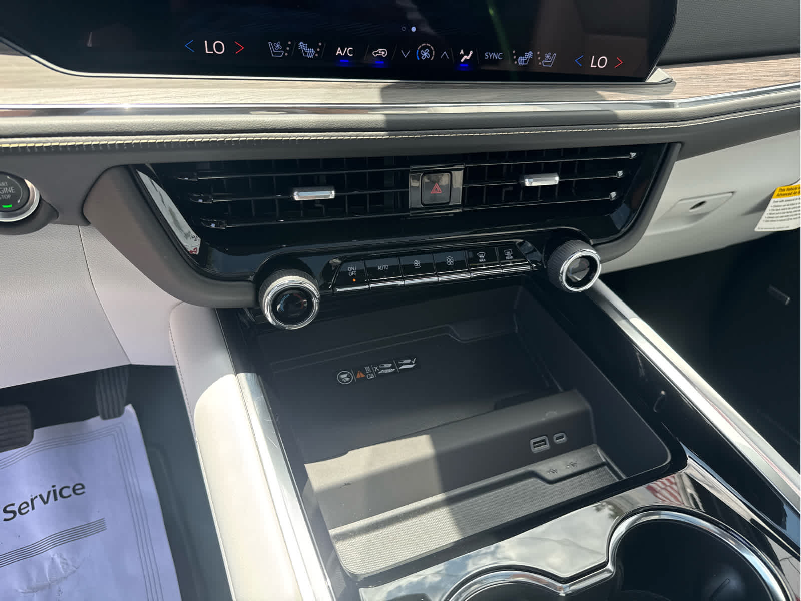 2025 Chevrolet Suburban Premier - Photo 31