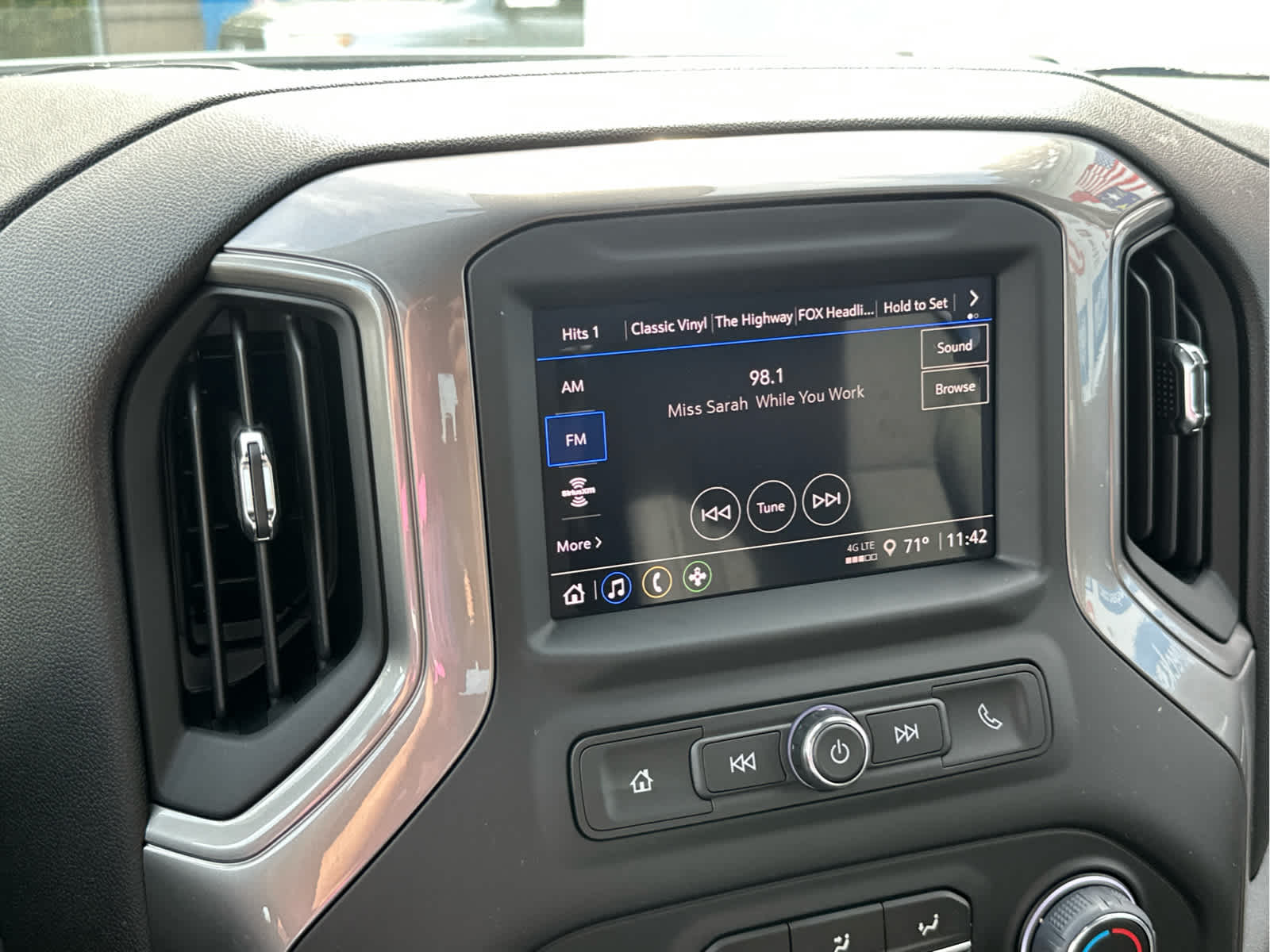2026 Chevrolet Silverado 2500 HD Custom - Photo 32
