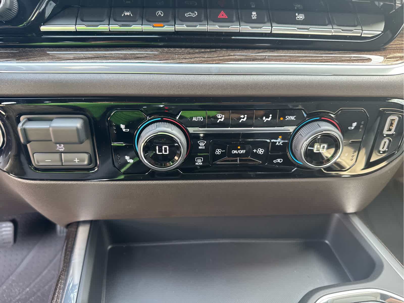 2025 Chevrolet Silverado 1500 LT - Photo 34