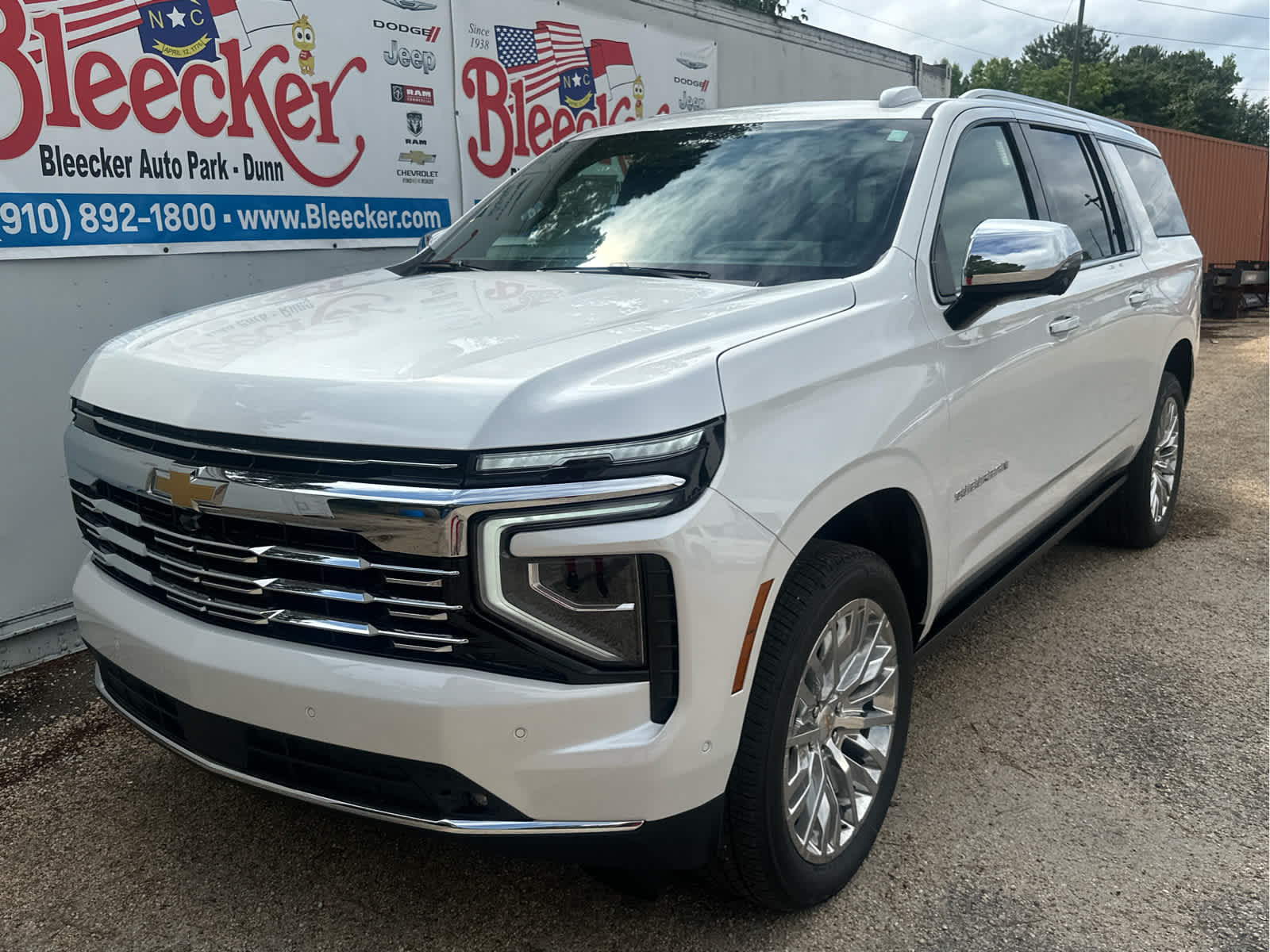 2025 Chevrolet Suburban Premier - Photo 6