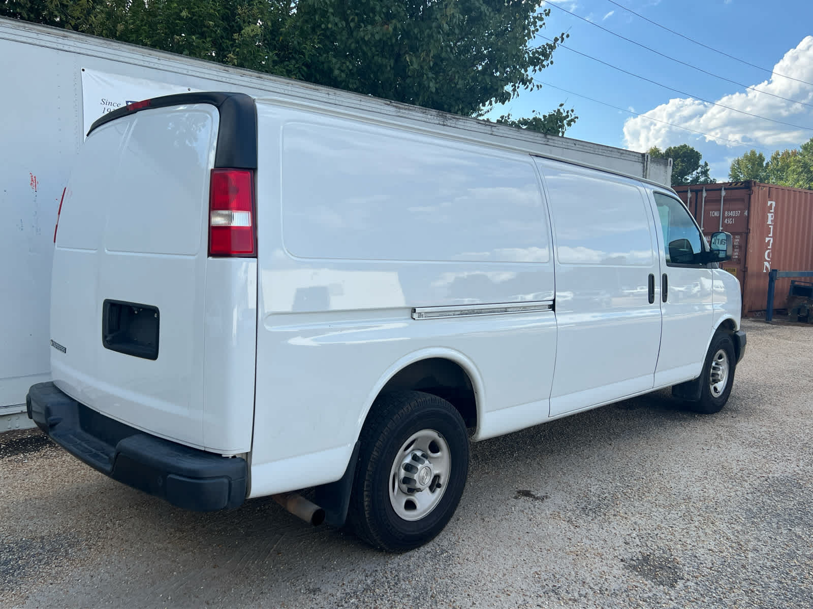 2019 Chevrolet Express Cargo 3500 Base photo 2