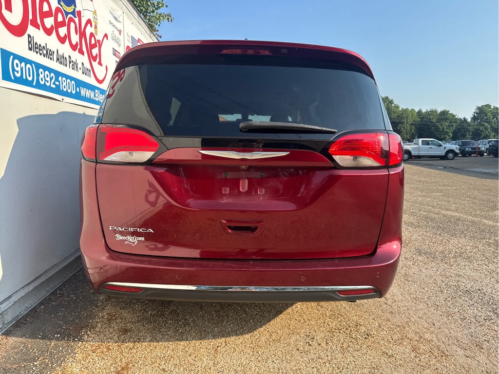 Used 2018 Chrysler Pacifica Touring L Van