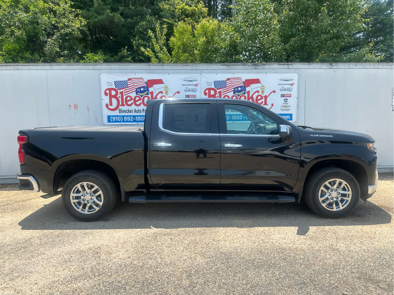 2020 Chevrolet Silverado 1500 LTZ photo 2