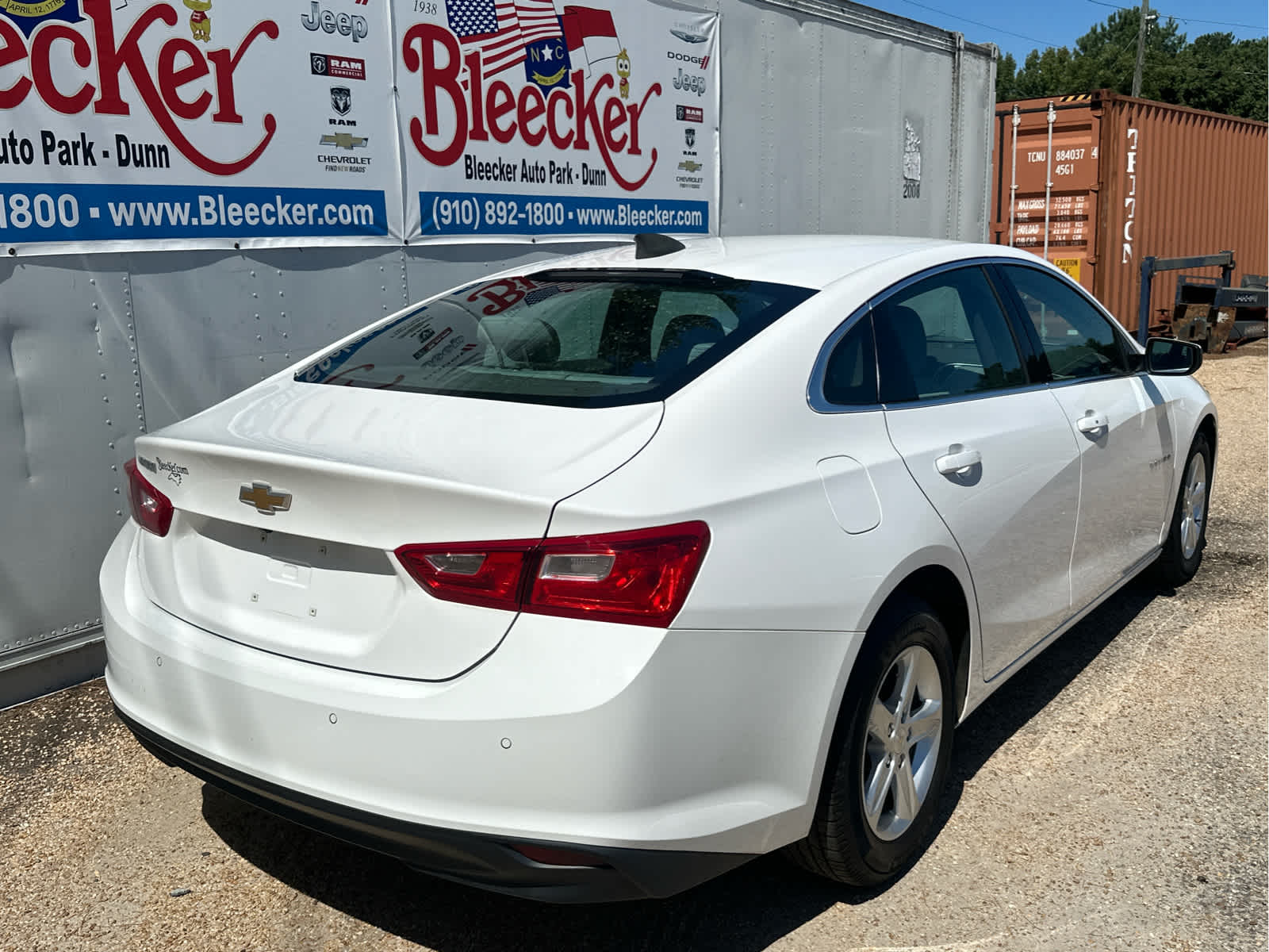 2020 Chevrolet Malibu LS photo 3