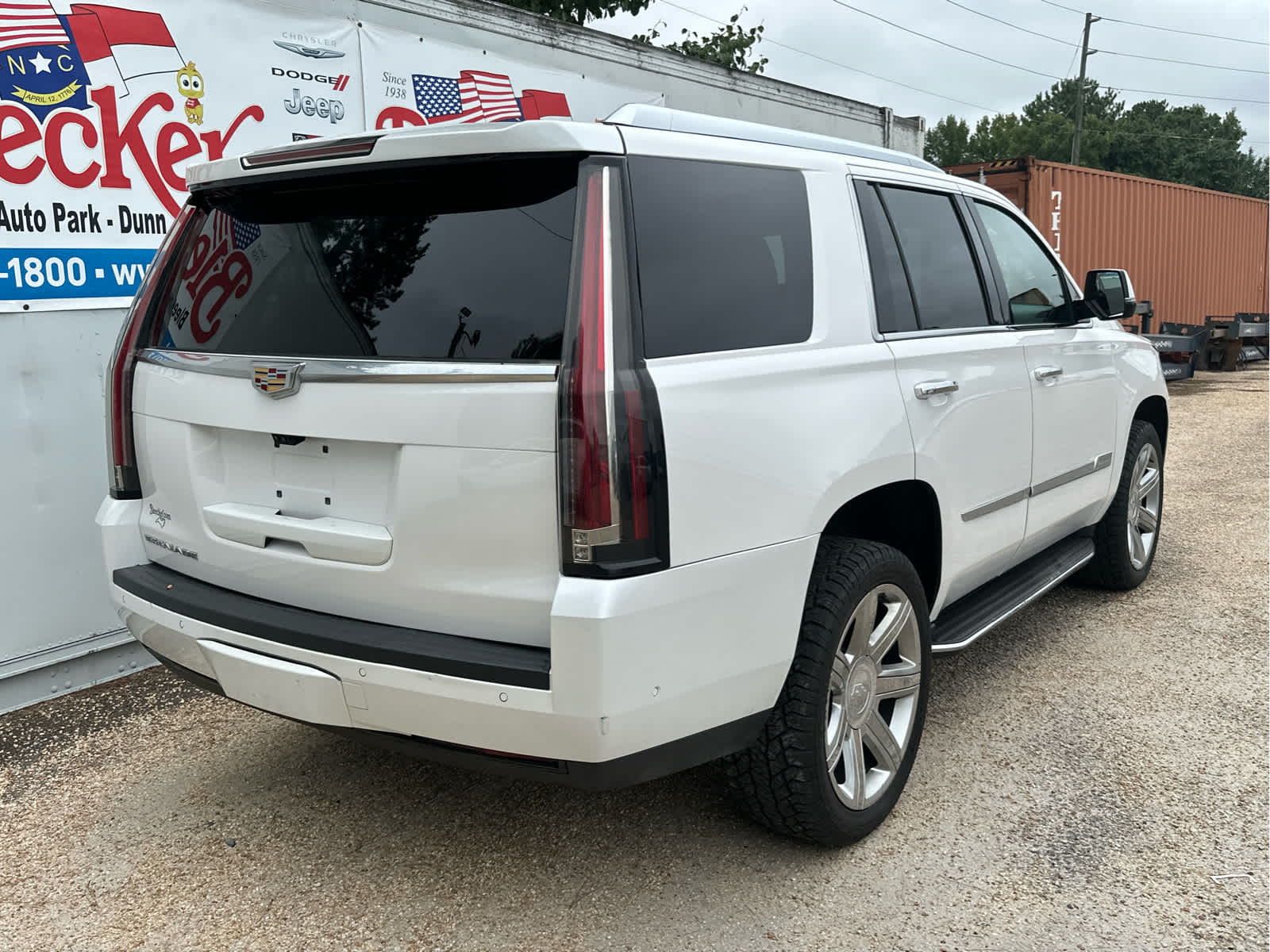 2020 Cadillac Escalade Luxury photo 2