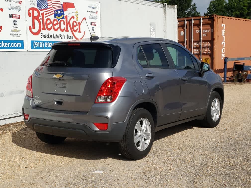 2020 Chevrolet Trax LS photo 3