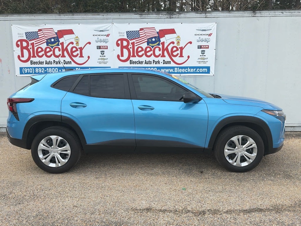 Used 2025 Chevrolet Trax LS SUV