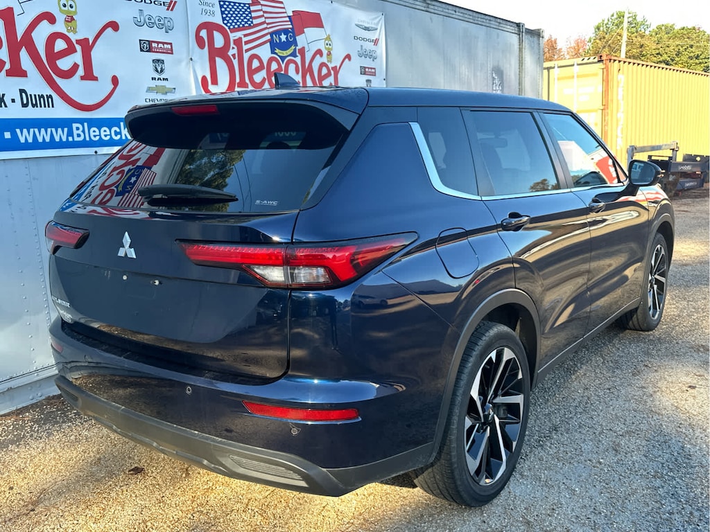 Used 2023 Mitsubishi Outlander SE SUV