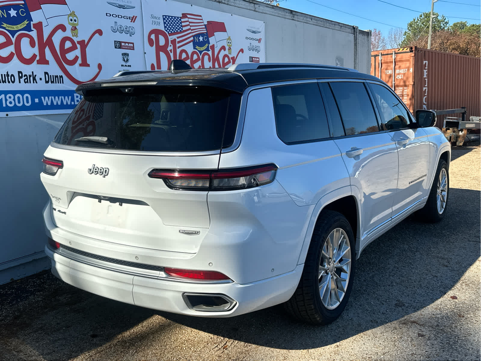 2021 Jeep Grand Cherokee L Summit photo 3