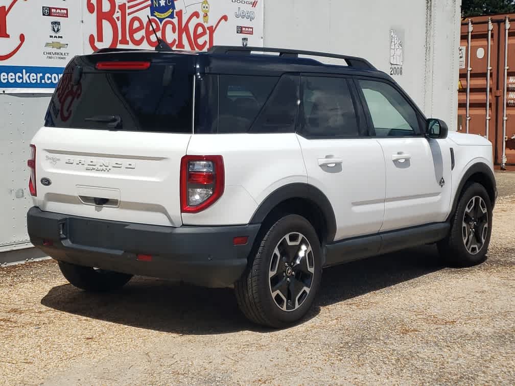 2021 Ford Bronco Sport Outer Banks photo 2