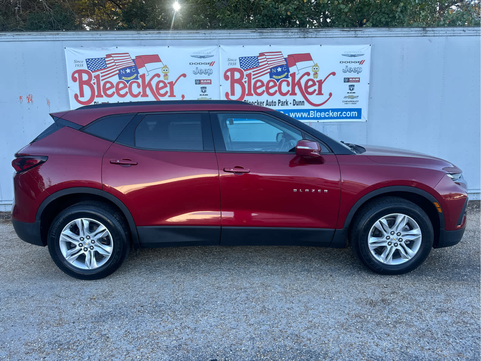 2019 Chevrolet Blazer Base photo 2