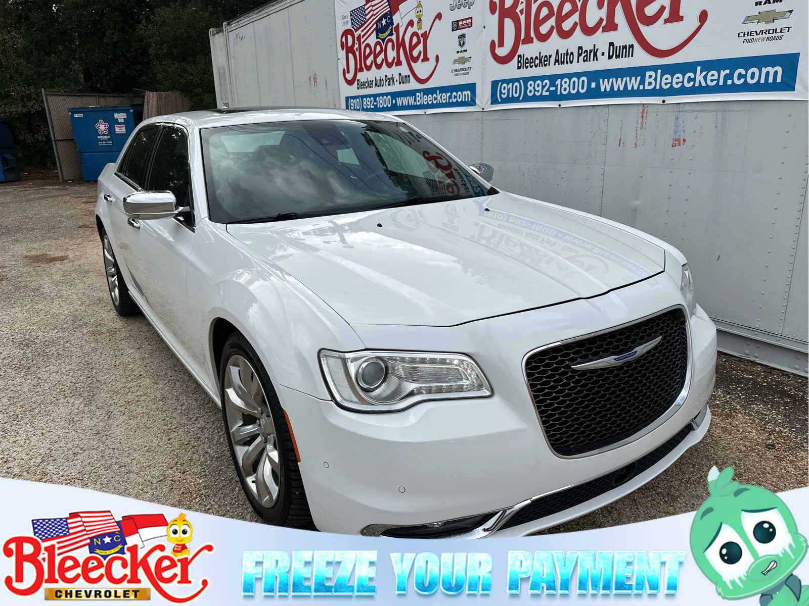 2018 Chrysler 300 Limited's photo