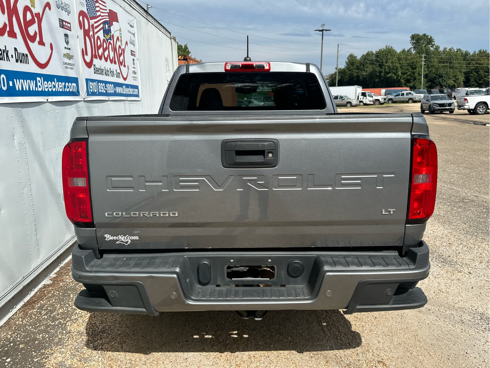 2021 Chevrolet Colorado LT photo 3