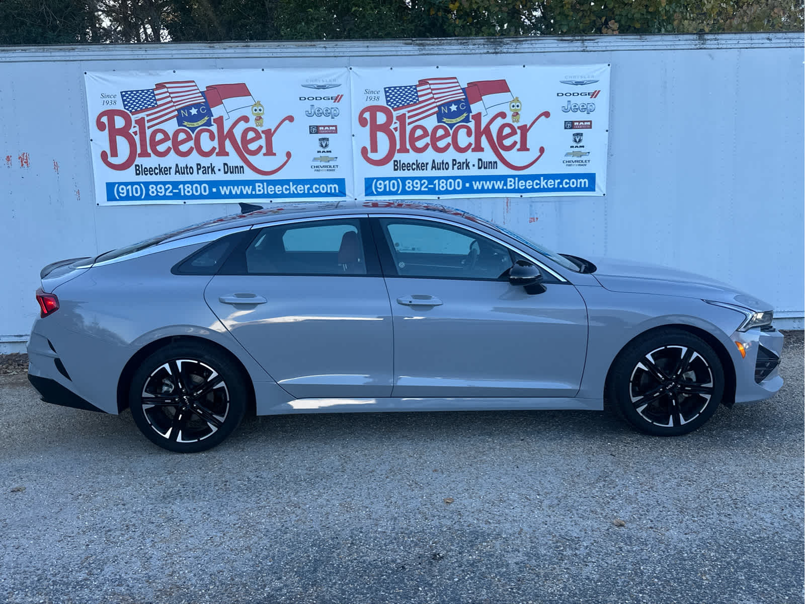 2023 Kia K5 GT-Line photo 2