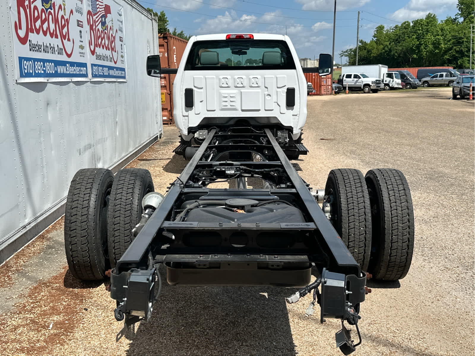 2022 Chevrolet Silverado 6500HD Work Truck photo 4