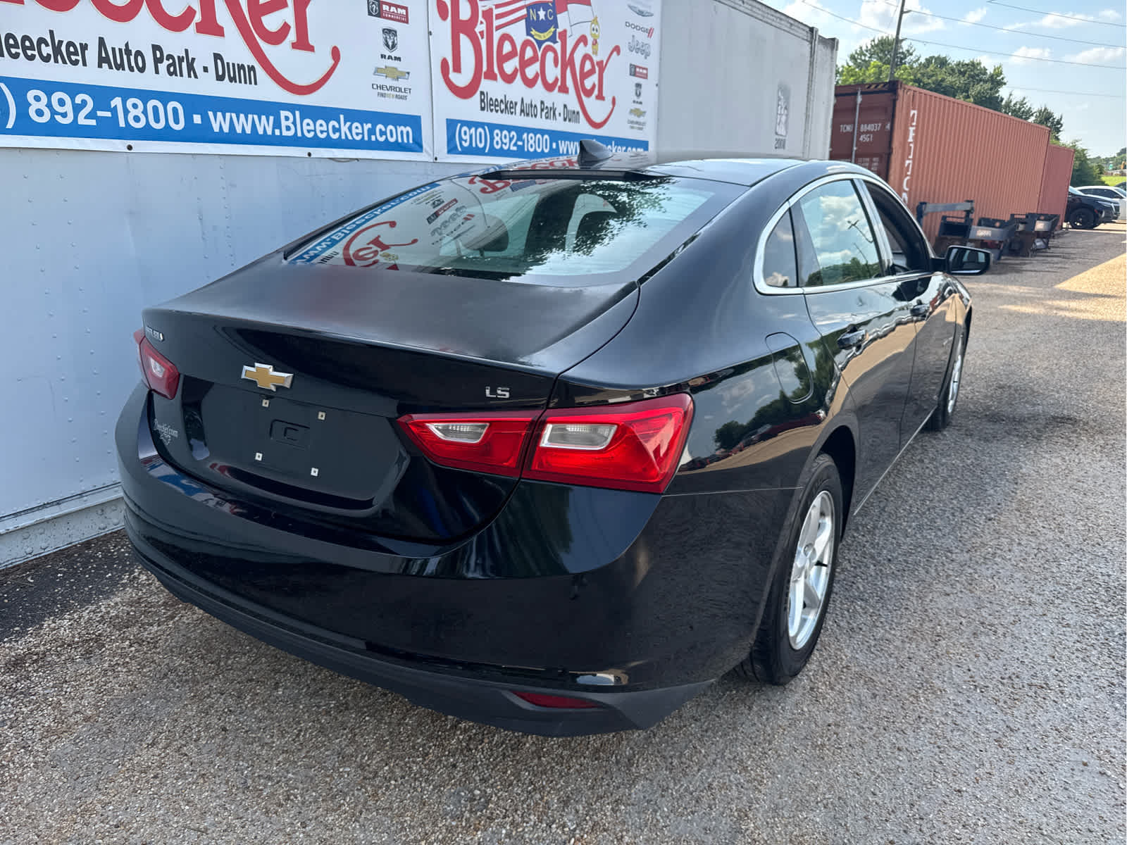 2016 Chevrolet Malibu LS photo 3