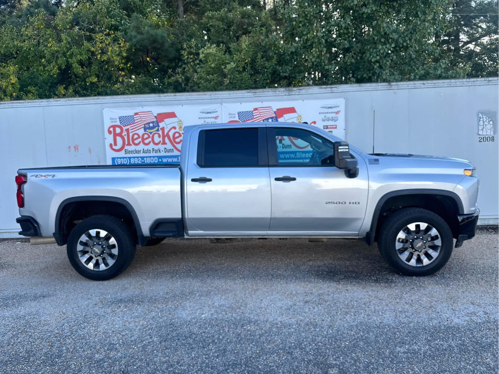 2021 Chevrolet Silverado 2500HD Custom photo 2