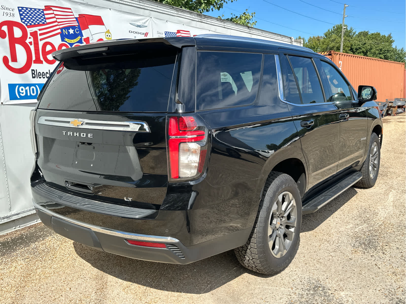 2021 Chevrolet Tahoe LT photo 3