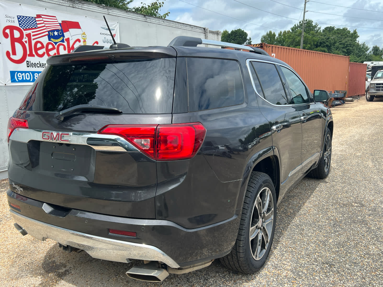2017 Gmc Acadia Denali photo 3