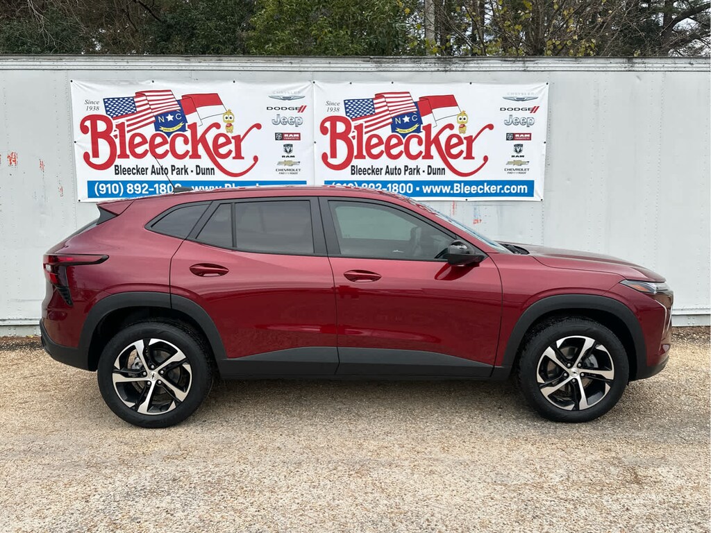 Used 2025 Chevrolet Trax 1RS SUV