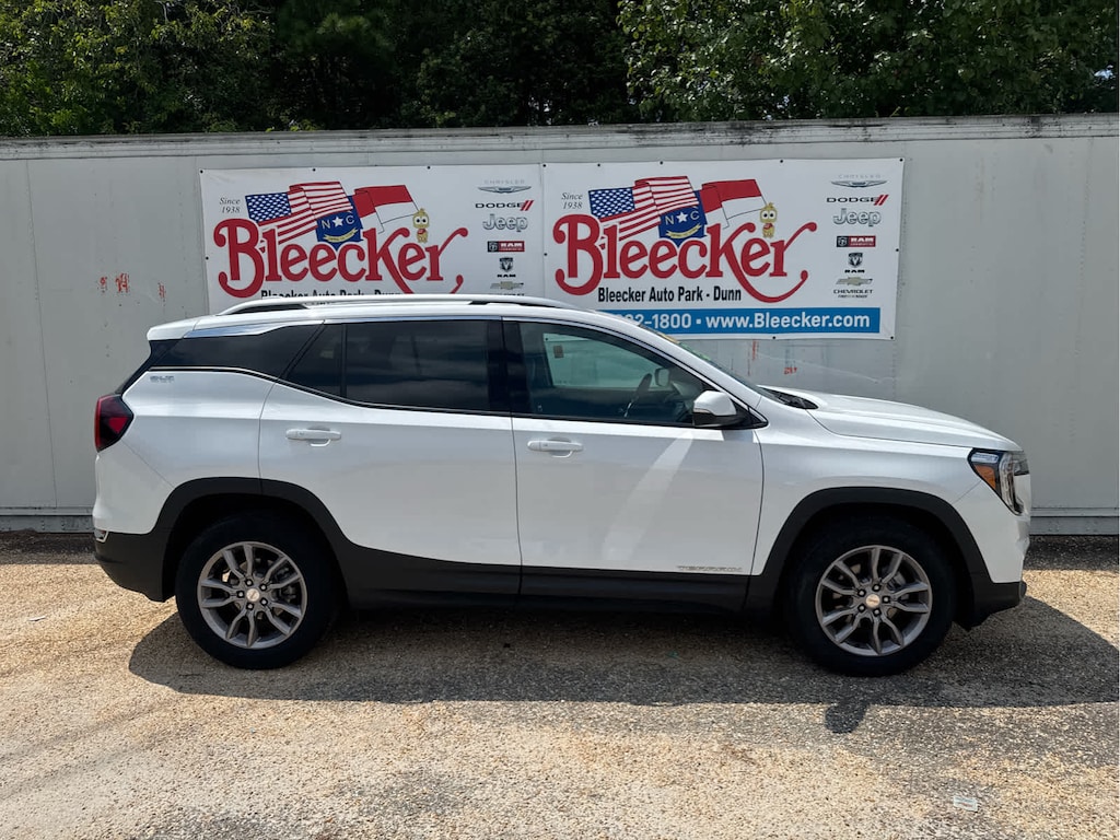 Used 2024 GMC Terrain SLT SUV