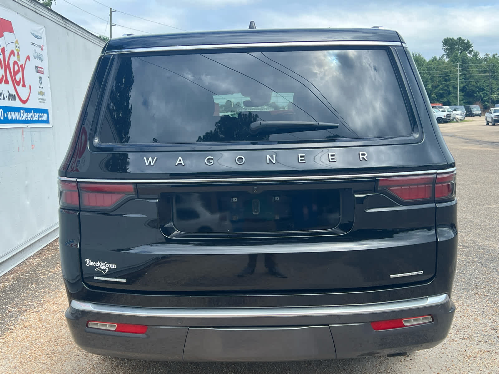 2022 Jeep Wagoneer Series III photo 3