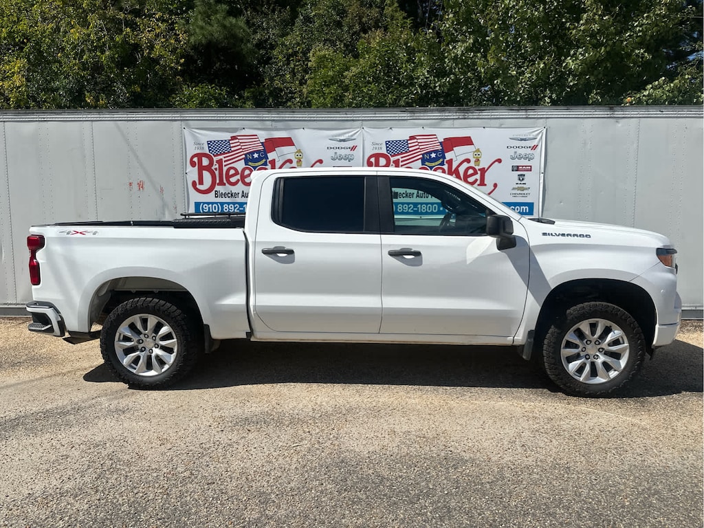 Used 2022 Chevrolet Silverado 1500 Custom 4WD Crew Cab 147 Truck Crew Cab