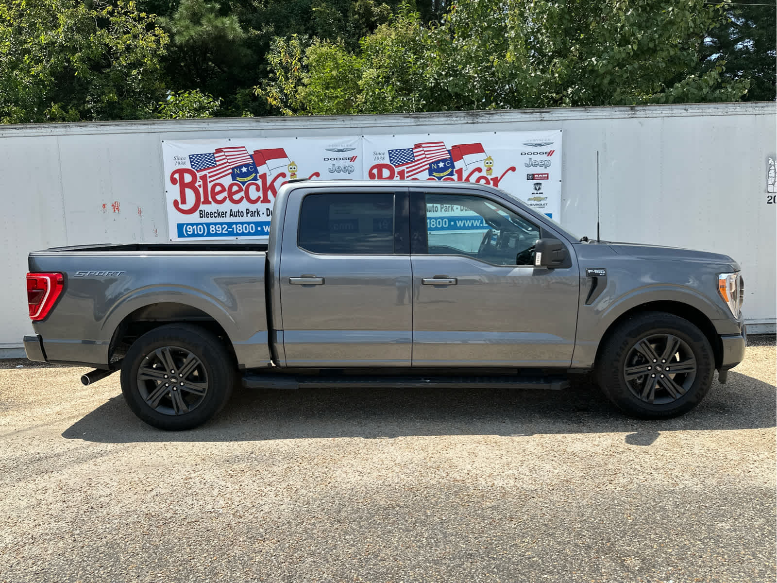 2023 Ford F-150 XL photo 2