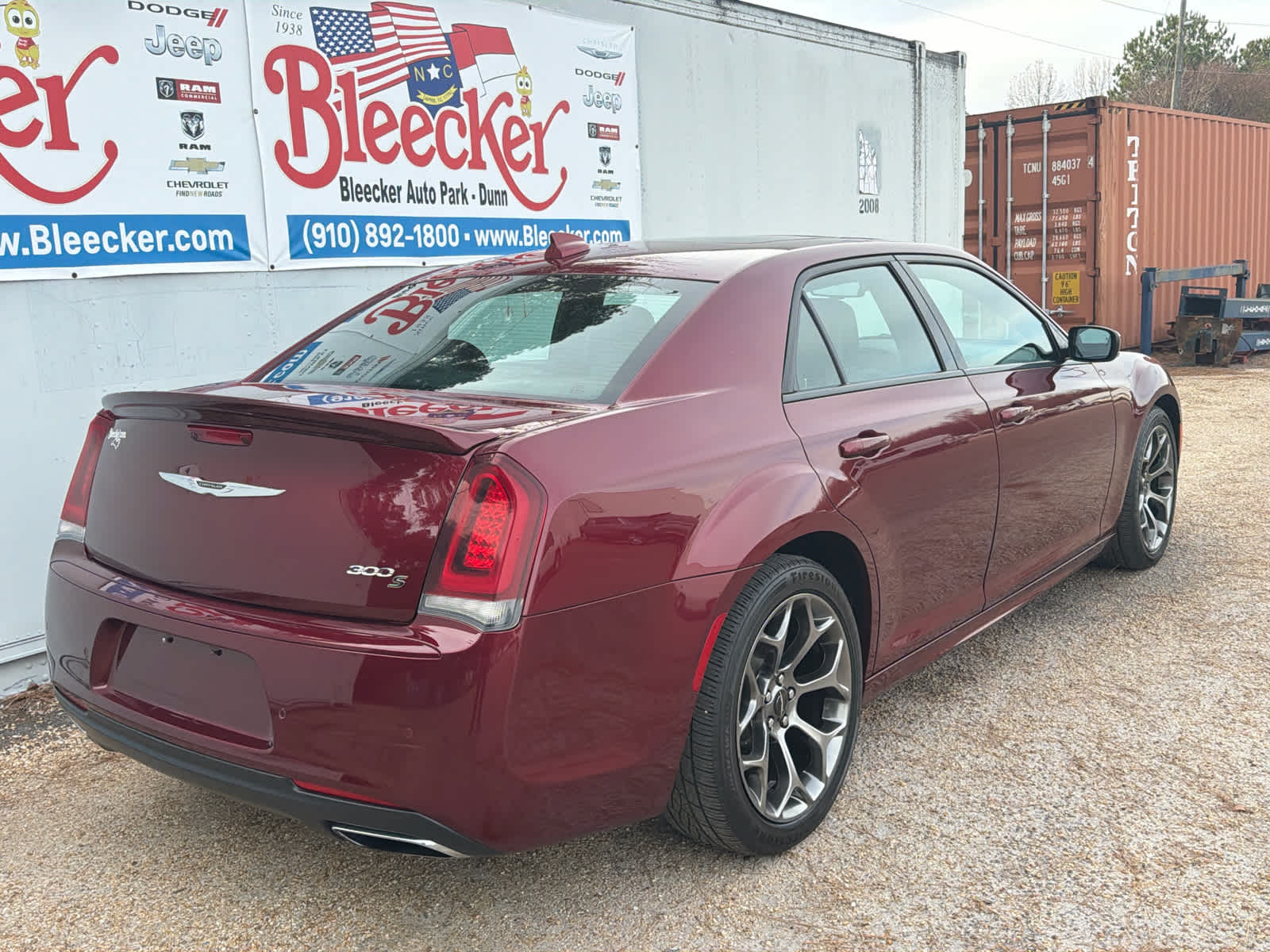 2018 Chrysler 300 photo 3