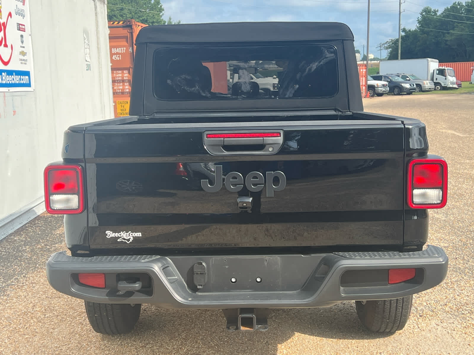 2023 Jeep Gladiator Sport S photo 4