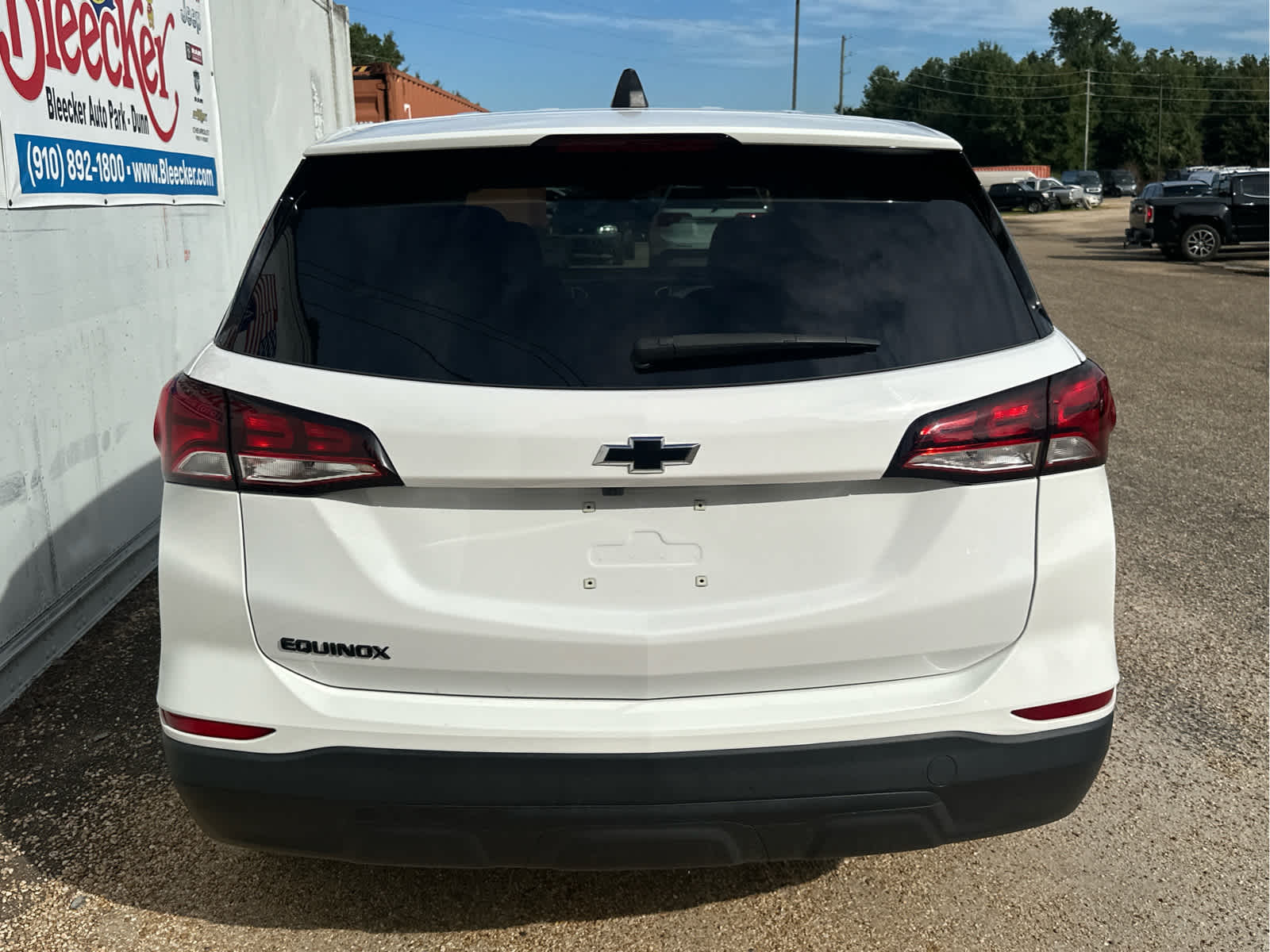 2023 Chevrolet Equinox LS photo 4