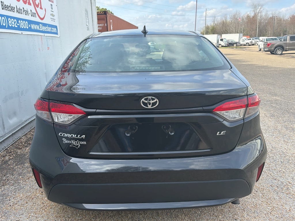 Used 2022 Toyota Corolla LE Sedan