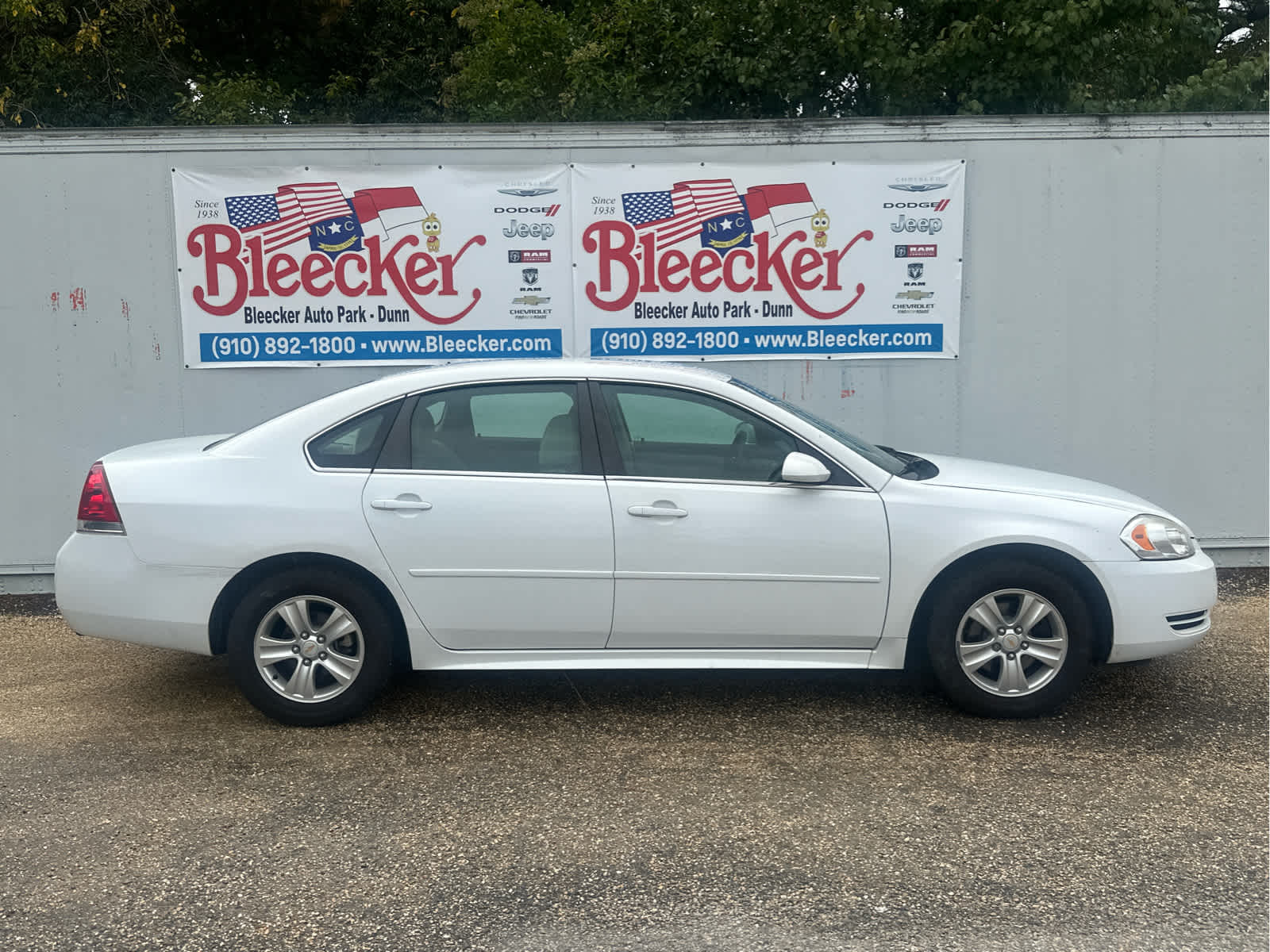 2016 Chevrolet Impala Limited LS Fleet photo 2
