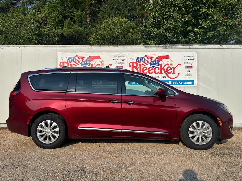Used 2018 Chrysler Pacifica Touring L Van
