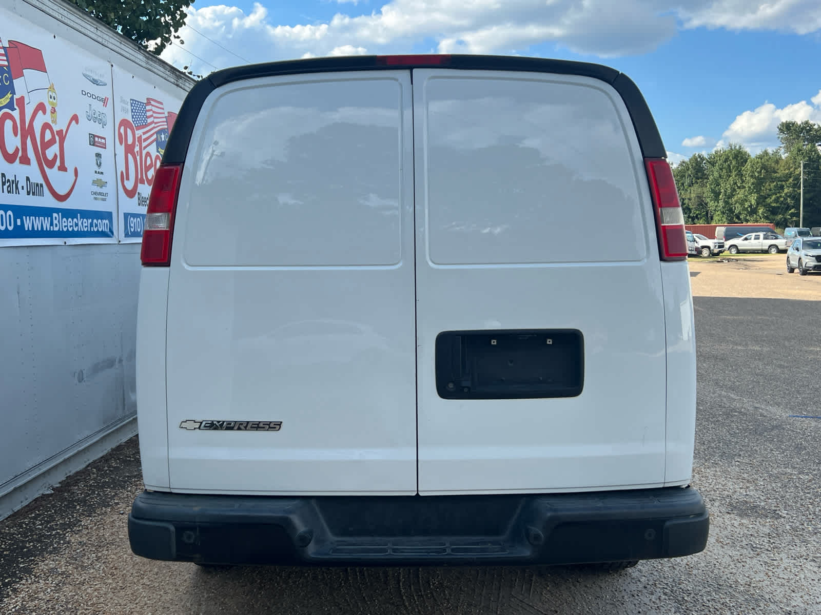 2019 Chevrolet Express Cargo 3500 Base photo 3