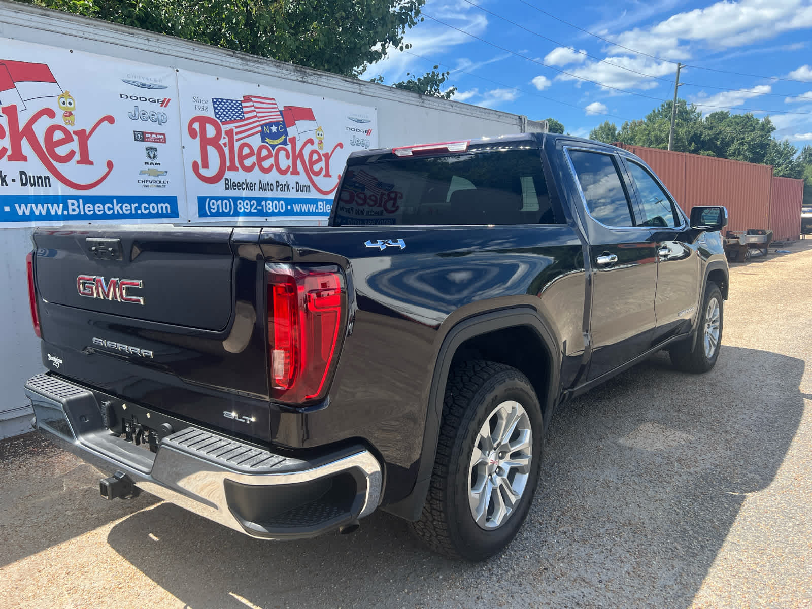 2024 Gmc Sierra 1500 SLT photo 2