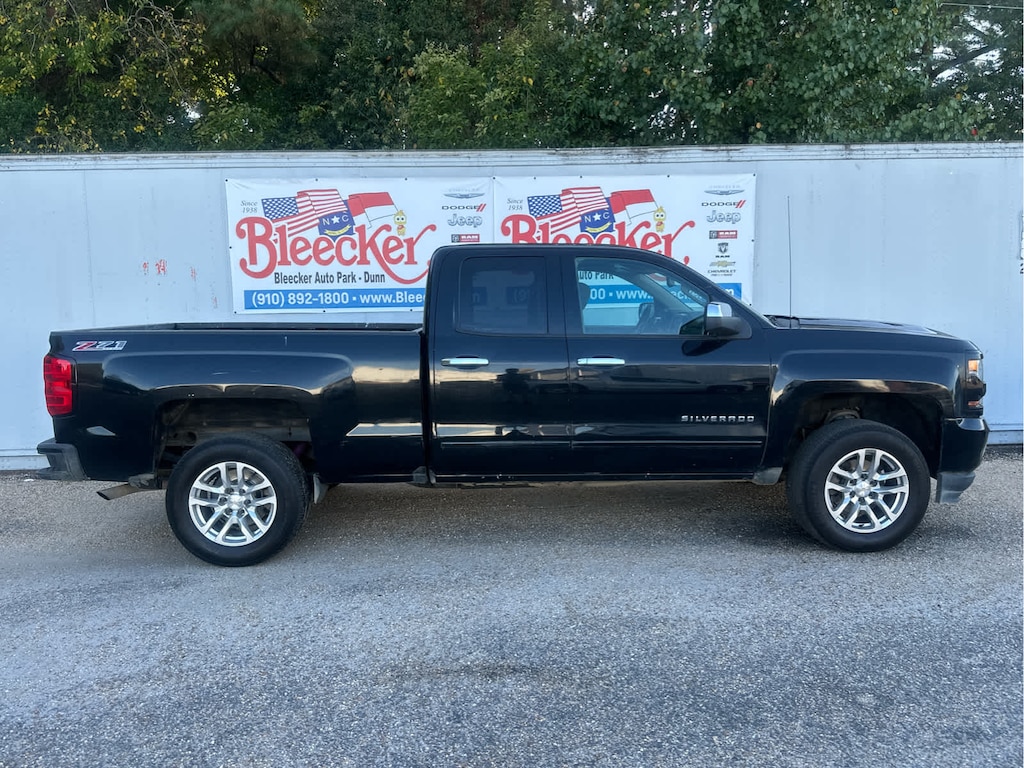 Used 2017 Chevrolet Silverado 1500 LT 4WD Double Cab 143.5 Truck Double Cab