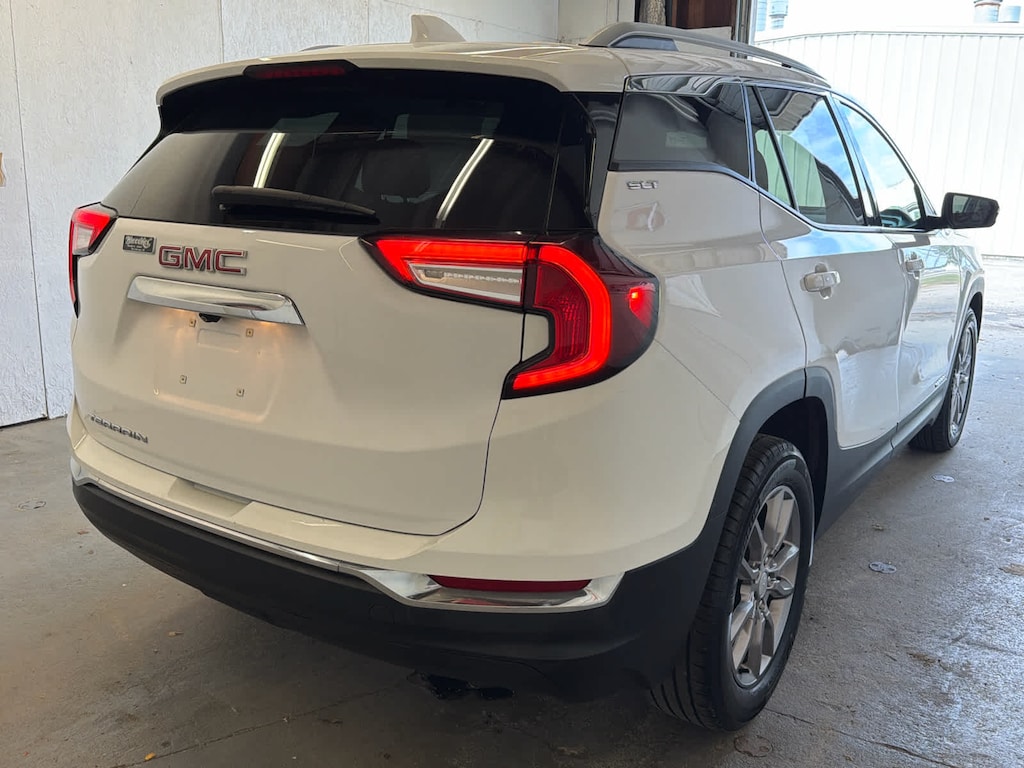 Used 2024 GMC Terrain SLT SUV