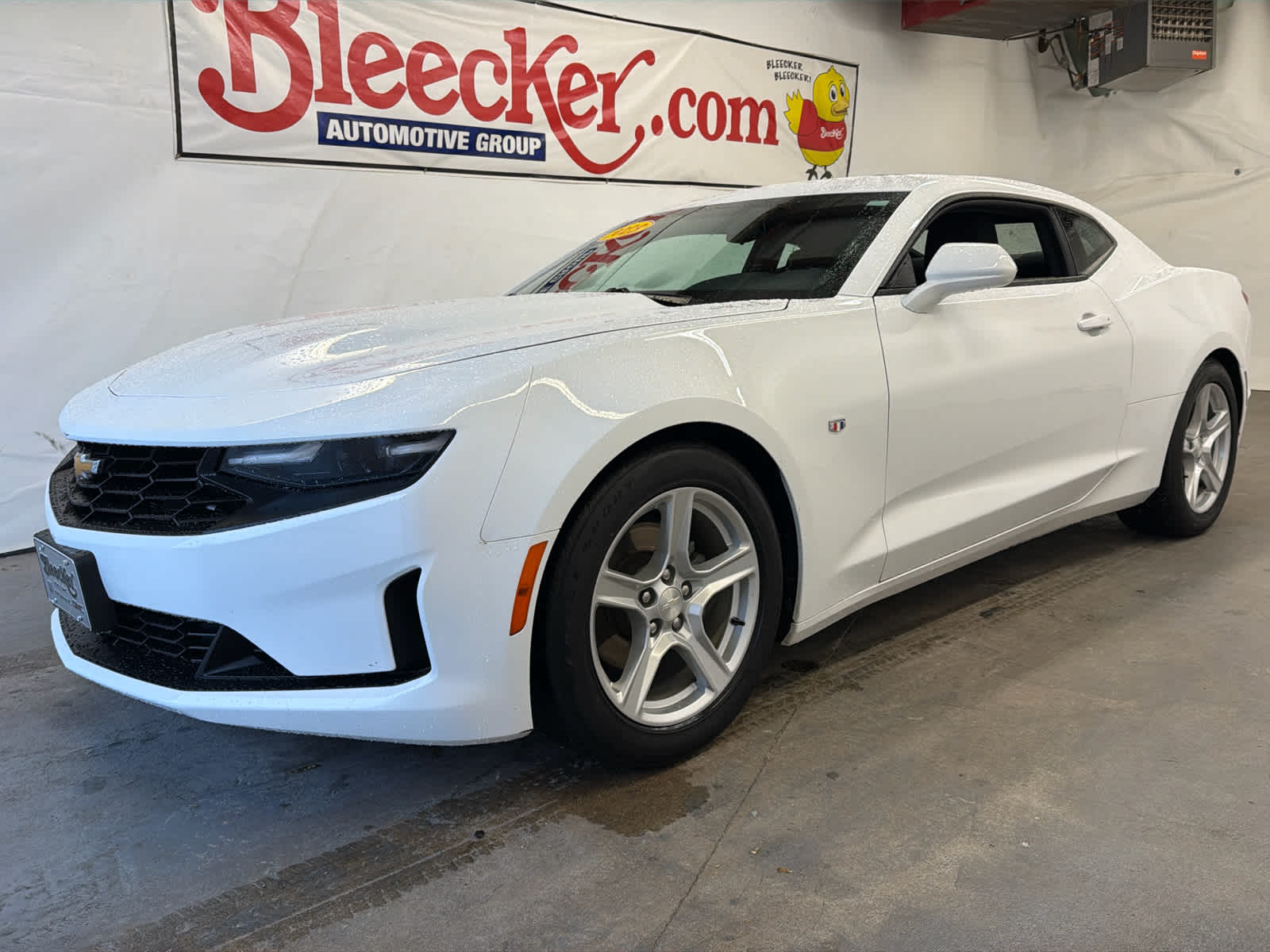 2023 Chevrolet Camaro 1LT photo 2