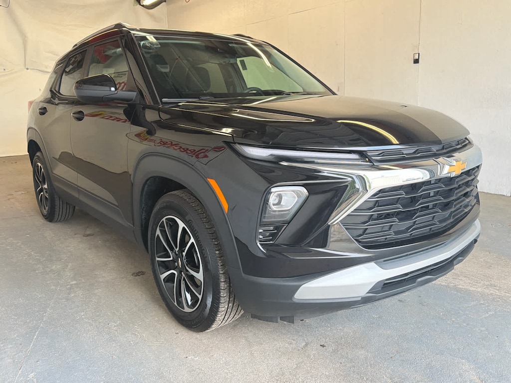 Used 2025 Chevrolet Trailblazer LT SUV