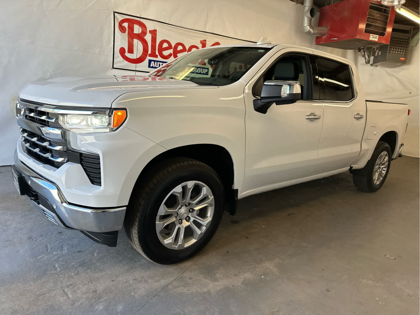 2024 Chevrolet Silverado 1500 LTZ photo 2