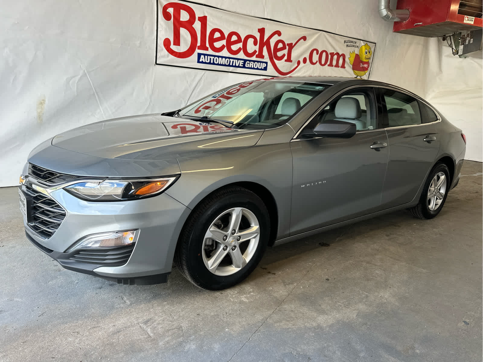 2023 Chevrolet Malibu LS photo 2