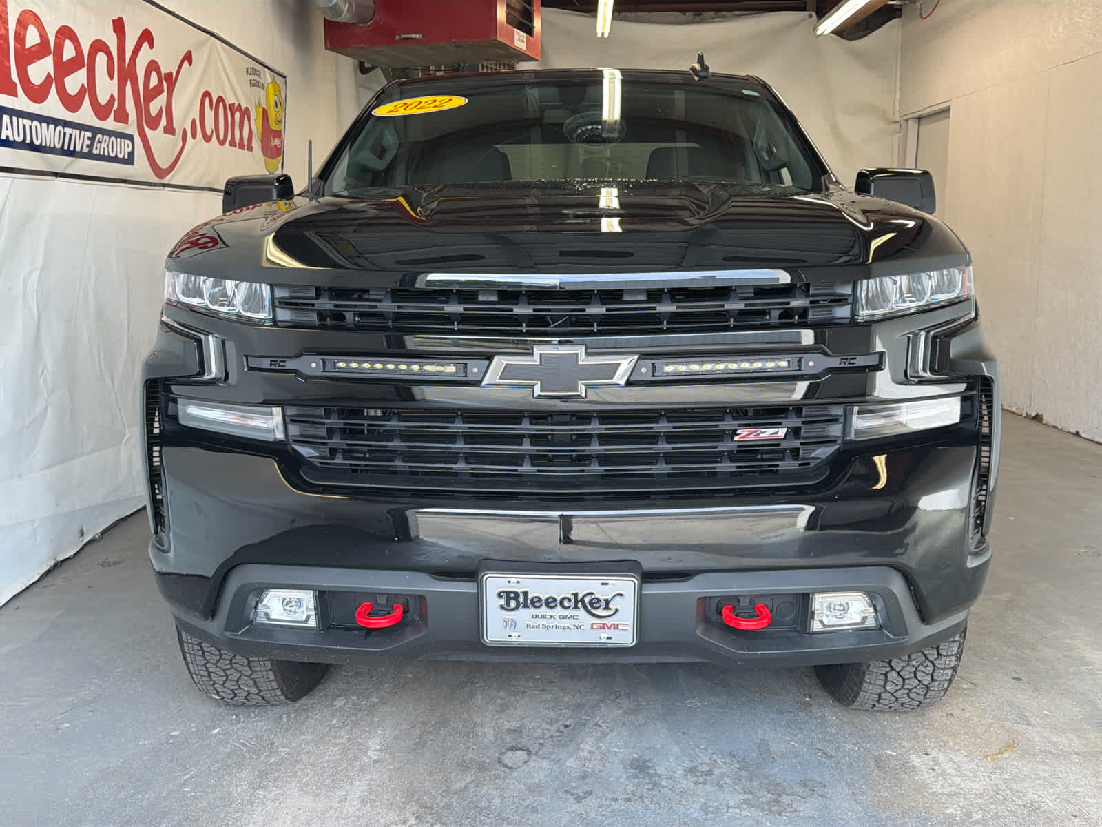 2022 Chevrolet Silverado 1500 LT Trail Boss photo 2