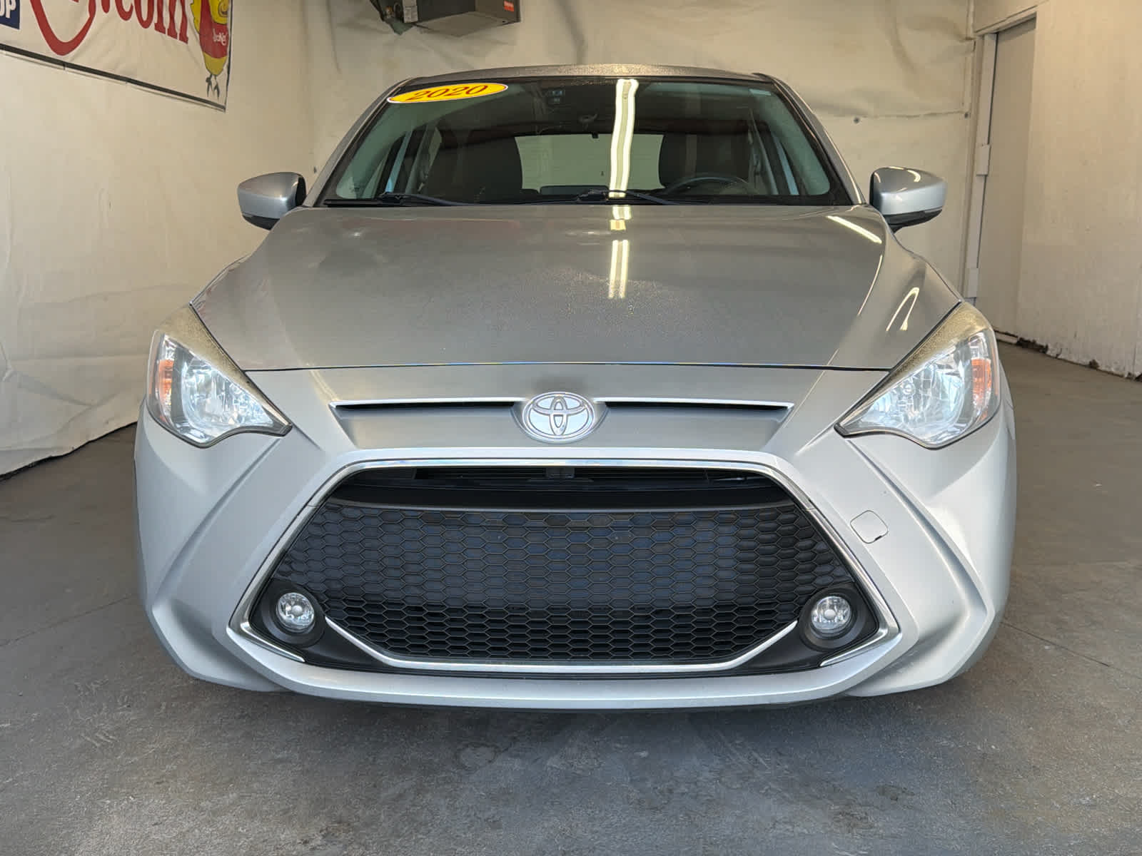 2020 Toyota Yaris LE photo 3