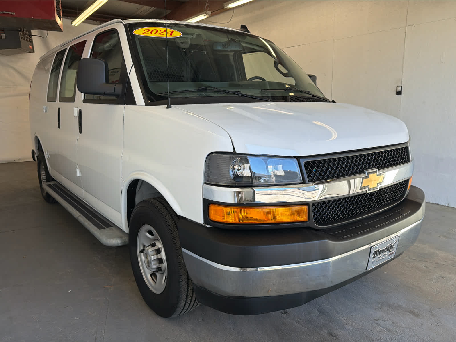 2024 Chevrolet Express Cargo 2500 Work Van photo 3