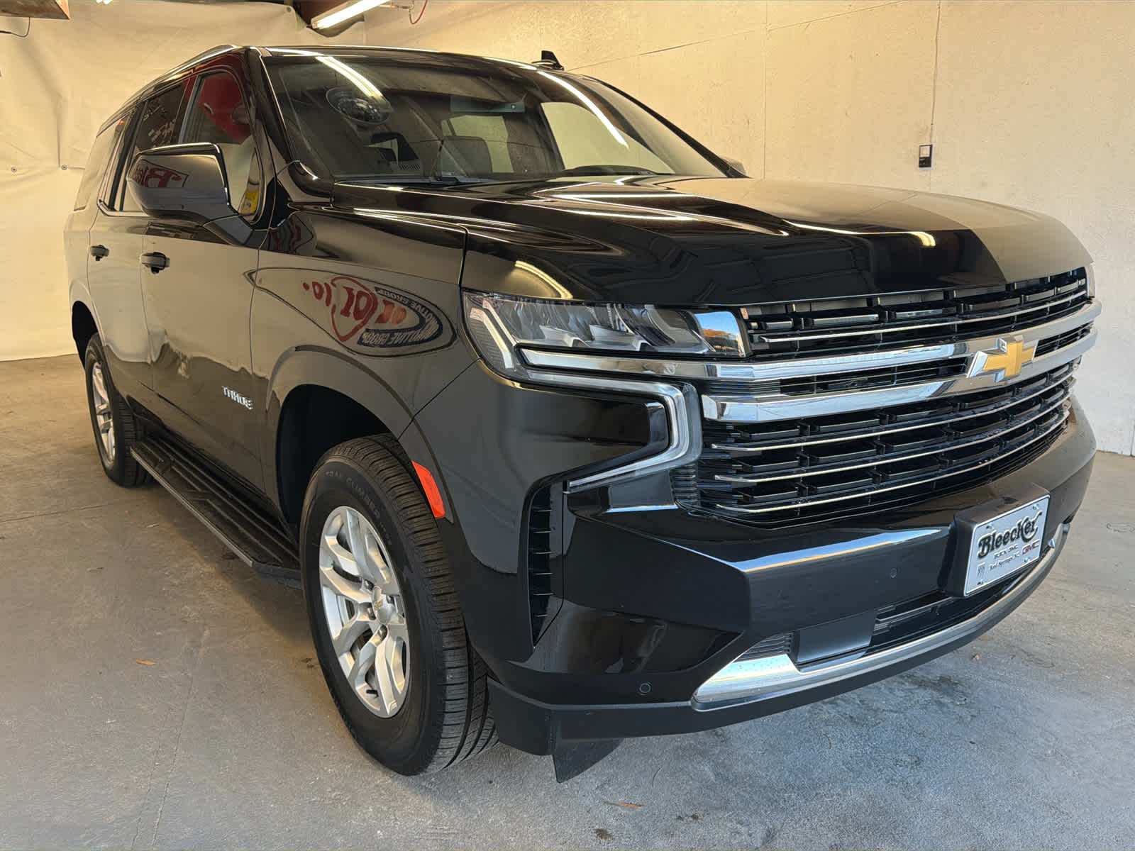2023 Chevrolet Tahoe LT photo 2