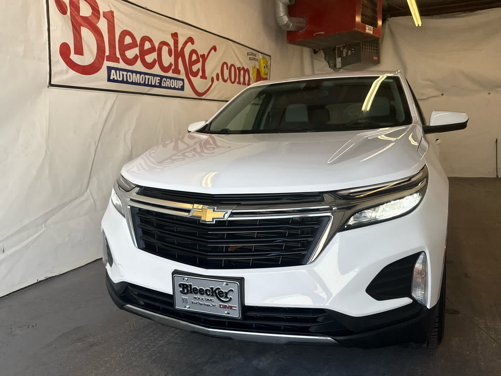 2022 Chevrolet Equinox LT photo 2