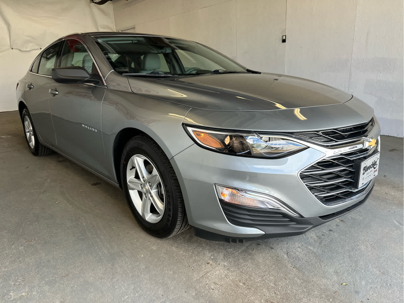 2023 Chevrolet Malibu LS photo 4